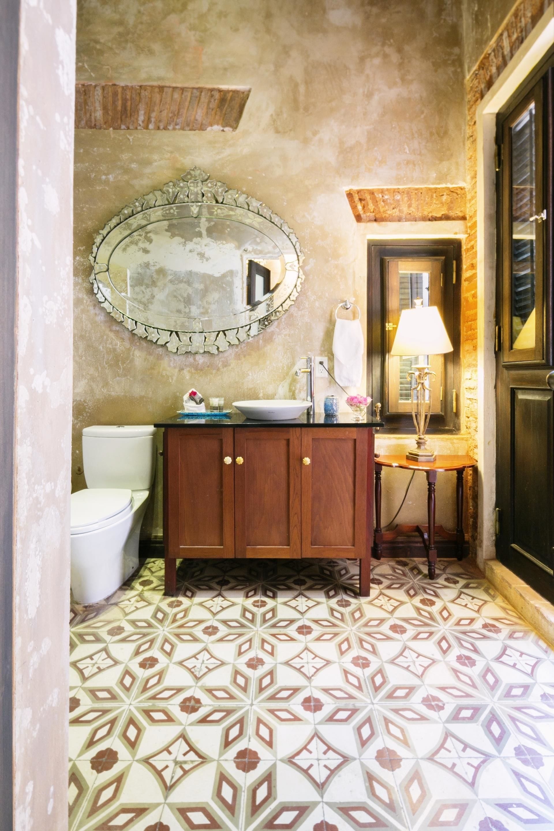 deluxe room, 1 king bed | bathroom | shower, hair dryer, towels