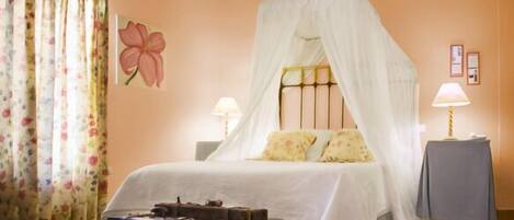 Soundproofing, free WiFi