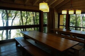 Breakfast, lunch and dinner served - Isla Jechica (Cisnes)