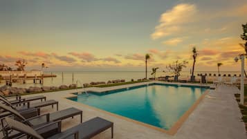 Piscina a l'aire lliure