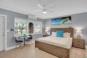 Standard Room, 1 King Bed (Room 2) | Individually decorated, individually furnished, iron/ironing board - Seascape Resort & Marina (Marathon)