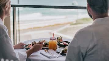 Superior Room, 1 King Bed, Balcony | In-room dining