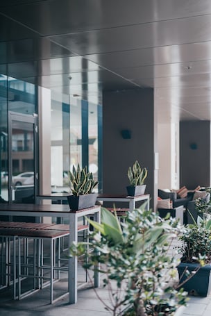 Courtyard. Novotel Newcastle Beach