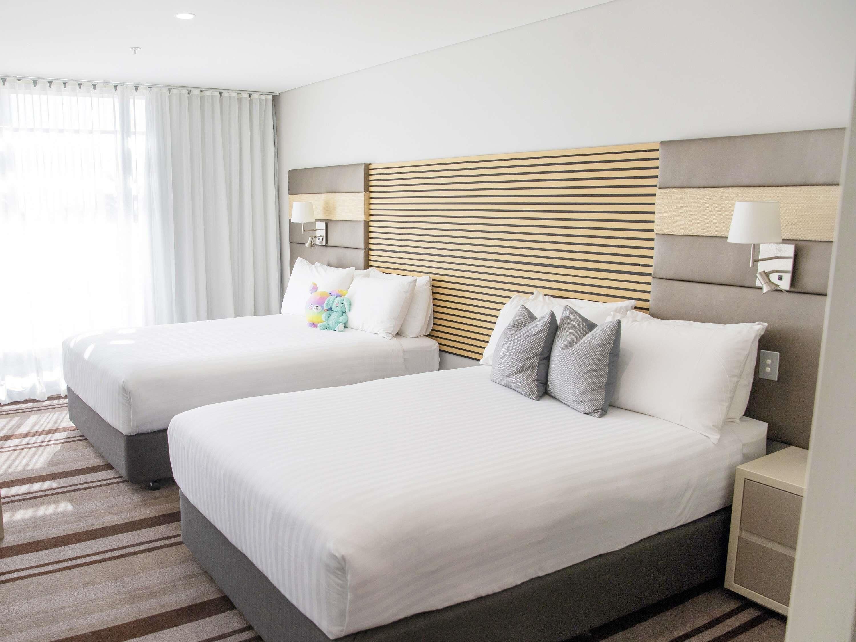 ห้องซูพีเรีย, เตียงใหญ่ 2 เตียง | มินิบาร์, ตู้นิรภัยในห้องพัก, โต๊ะทำงาน, พื้นที่ทำงานแบบใช้แล็ปท็อป