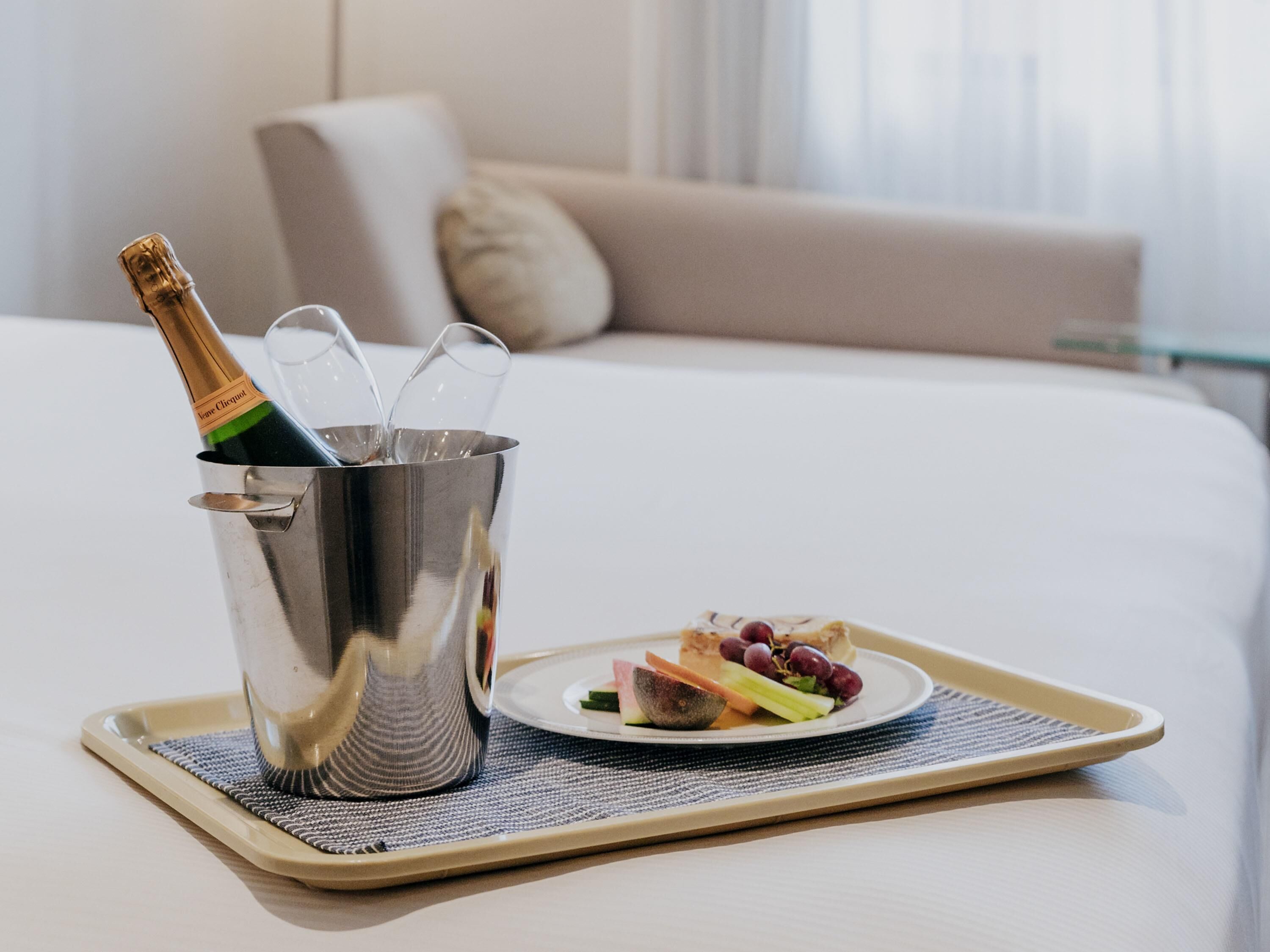 Chambre Standard, 1 très grand lit | Minibar, coffres-forts dans les chambres, bureau