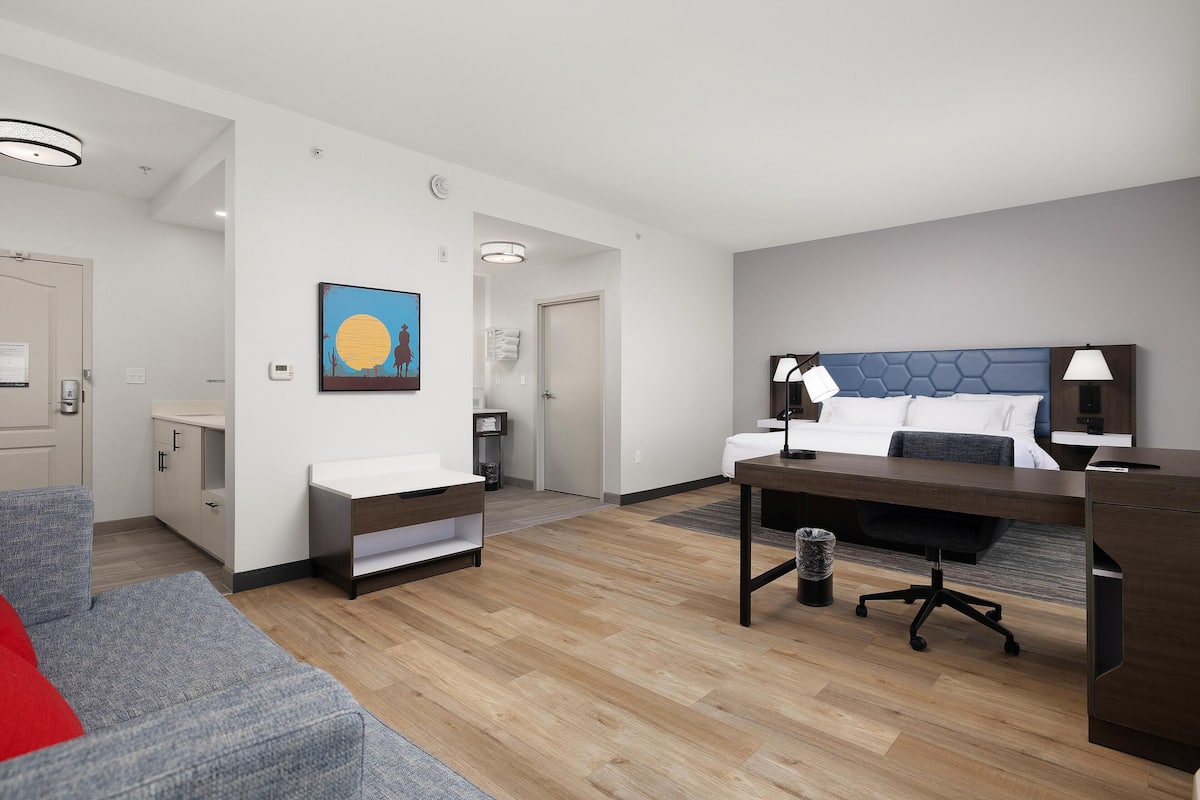 In-room safe, desk, iron/ironing board, free cribs/infant beds