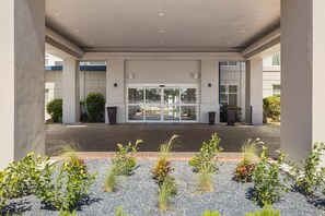 Exterior - Hampton Inn & Suites McAllen (McAllen)