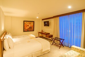 Premium bedding, minibar, in-room safe, desk - Blue Suites Hotel (Bogotá)