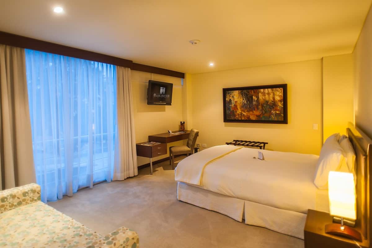 Ropa de cama de alta calidad y minibar 