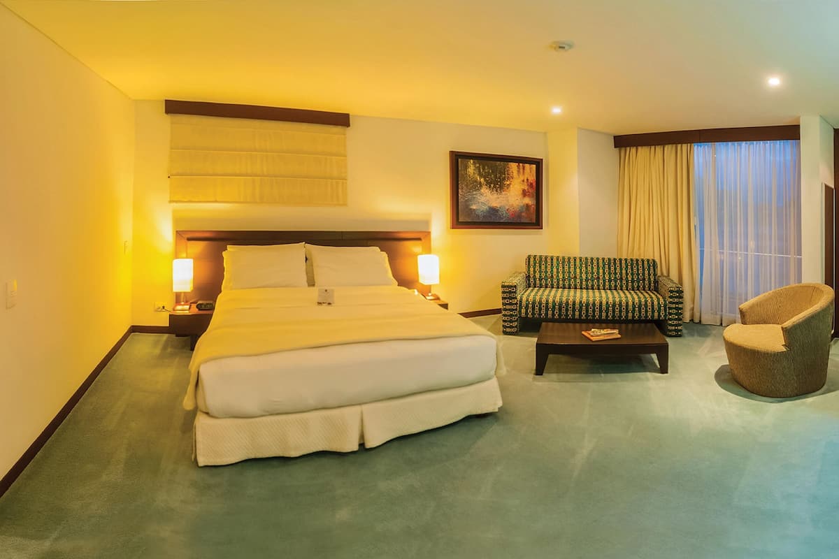 Ropa de cama de alta calidad y minibar 