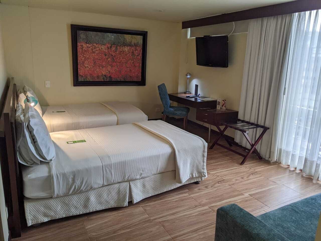Ropa de cama de alta calidad y minibar 