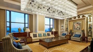 42-Zoll-LCD-Fernseher mit Satellitenempfang, Fernseher