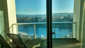 Standaard kamer, 1 kingsize bed, uitzicht op rivier | Uitzicht vanuit de kamer