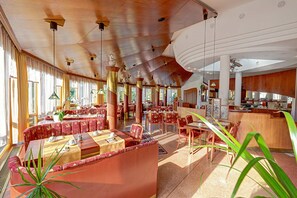 Daily buffet breakfast (EUR 16.50 per person)