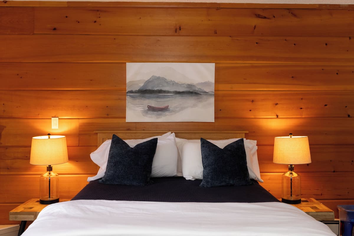 1 bedroom, iron/ironing board, free WiFi, bed sheets