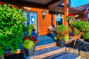 ฝ่ายต้อนรับ