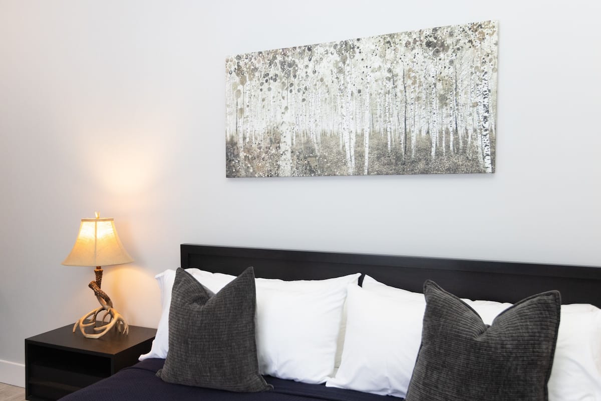 Superior Studio, 1 King Bed, Fireplace, Golf View