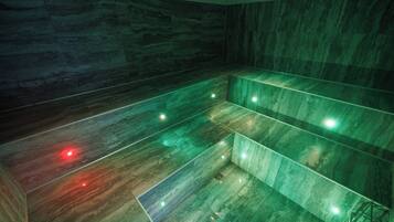Espace de soins pour les couples, sauna, bain à remous, hammam