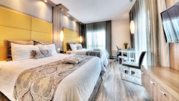 Excellence Room 2 Queen Beds | Hypo-allergenic bedding, individually decorated, individually furnished
