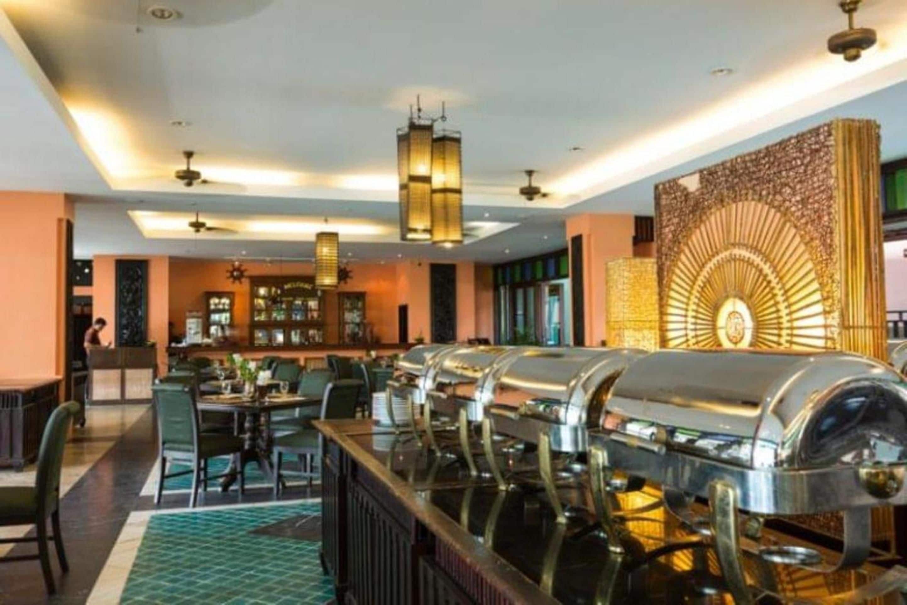 Daily full breakfast (THB 220 per person)