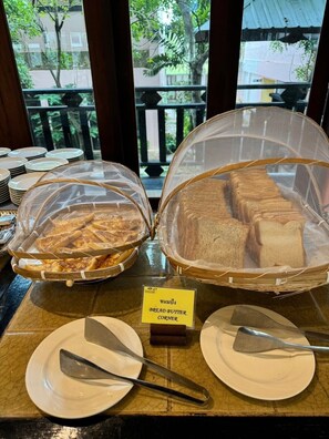 Colazione completa a pagamento, servita tutte le mattine 
