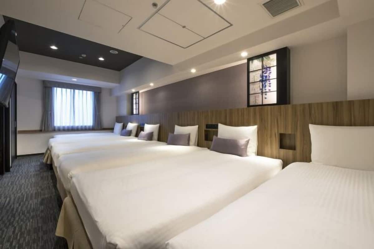 1 Schlafzimmer, hochwertige Bettwaren, Daunenbettdecken, Zimmersafe