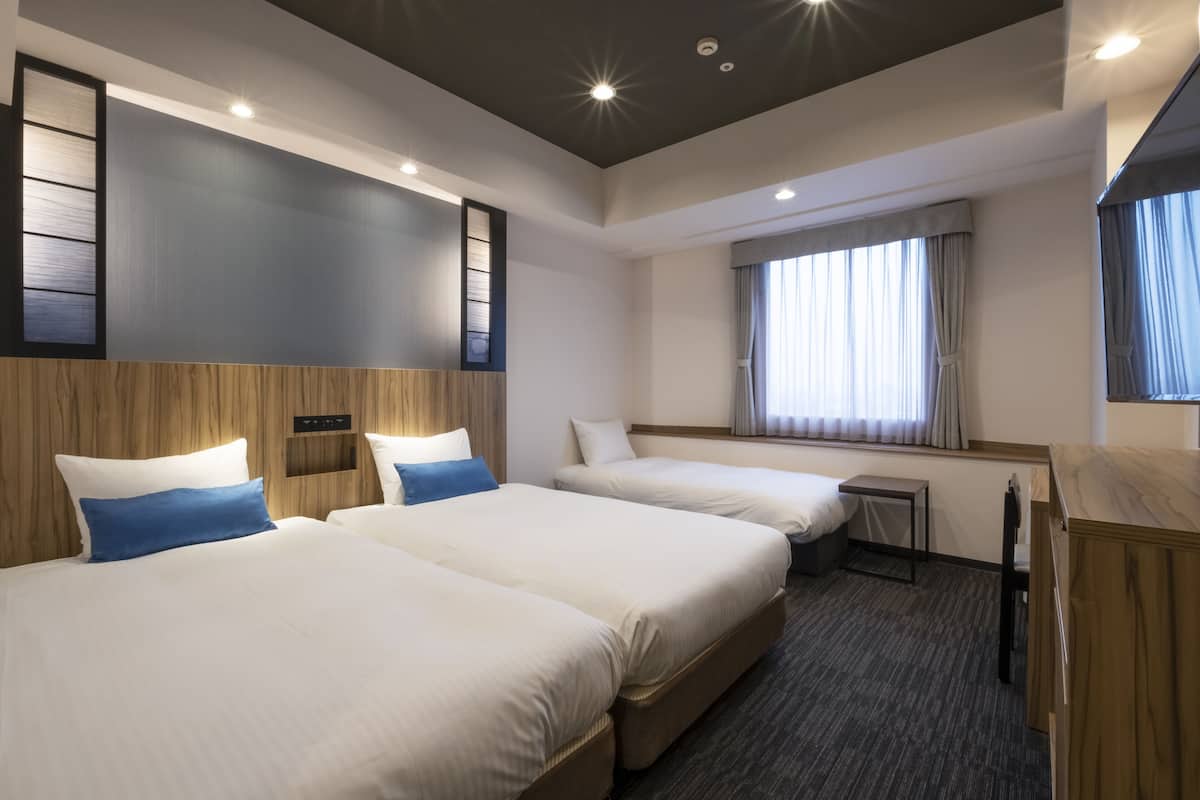 1 bedroom, premium bedding, down duvets, in-room safe