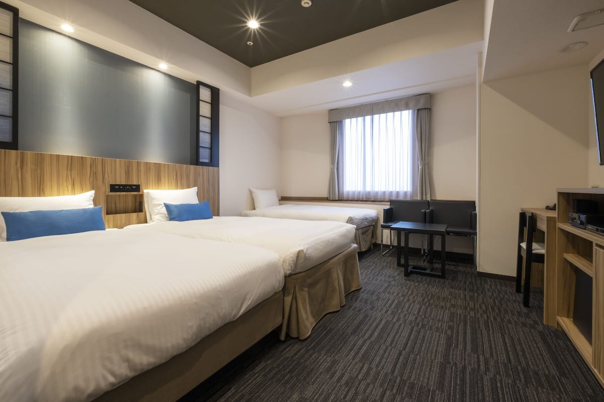 1 bedroom, premium bedding, down duvets, in-room safe