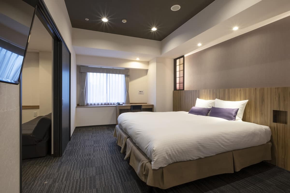 1 bedroom, premium bedding, down duvets, in-room safe
