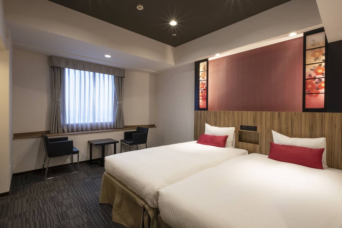 1 bedroom, premium bedding, down duvets, in-room safe