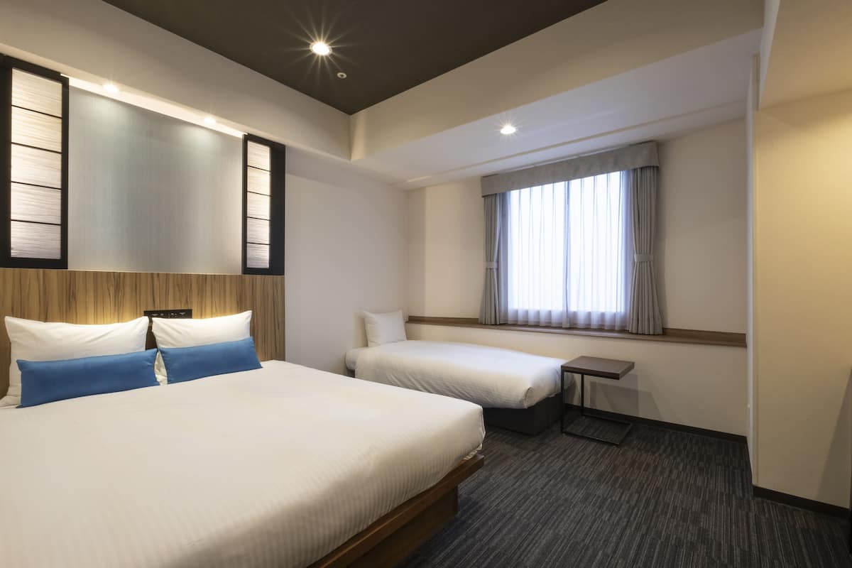1 bedroom, premium bedding, down duvets, in-room safe