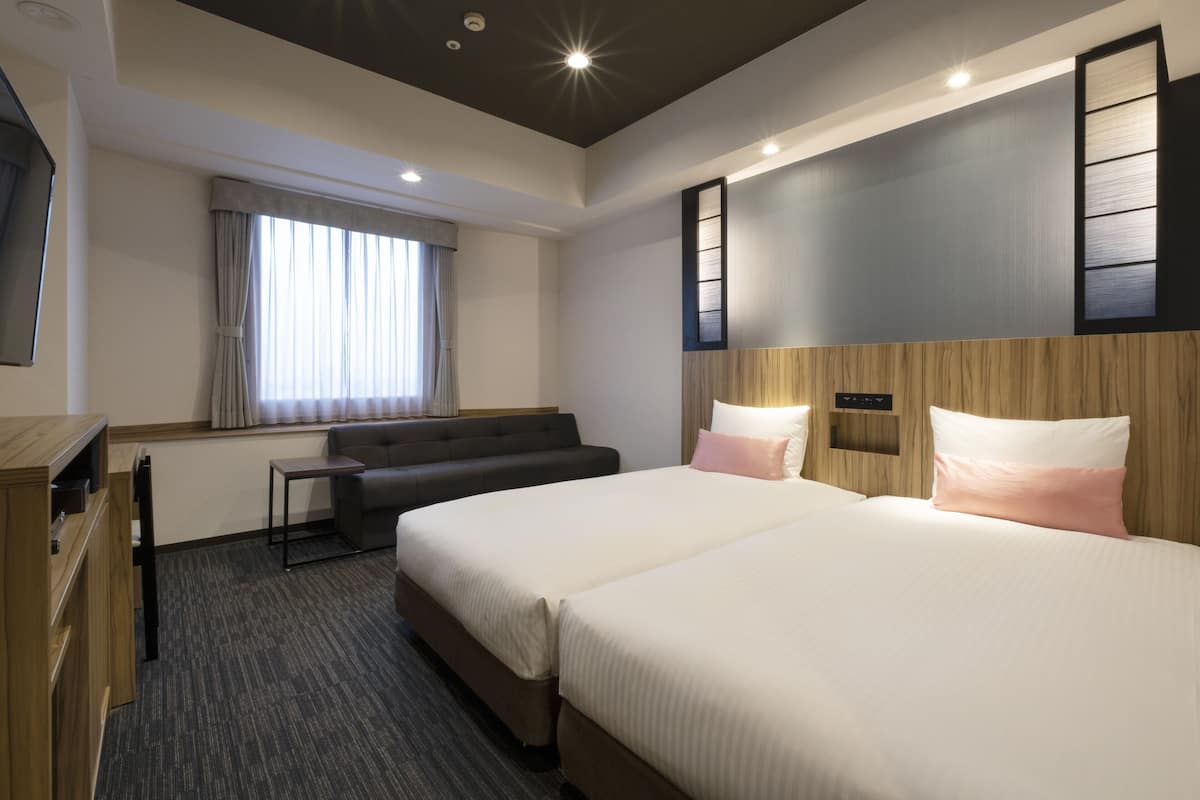 1 bedroom, premium bedding, down duvets, in-room safe
