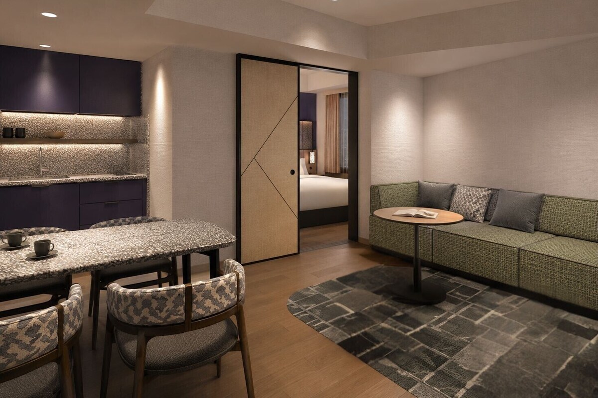 ห้องพัก, เตียงคิงไซส์ 1 เตียง | เครื่องนอนระดับพรีเมียม, ผ้านวมขนเป็ด, ตู้นิรภัยในห้องพัก, โต๊ะทำงาน