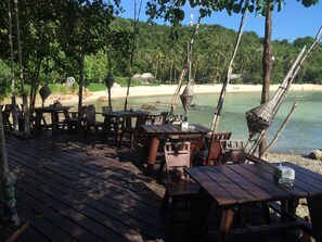 Breakfast, lunch and dinner served