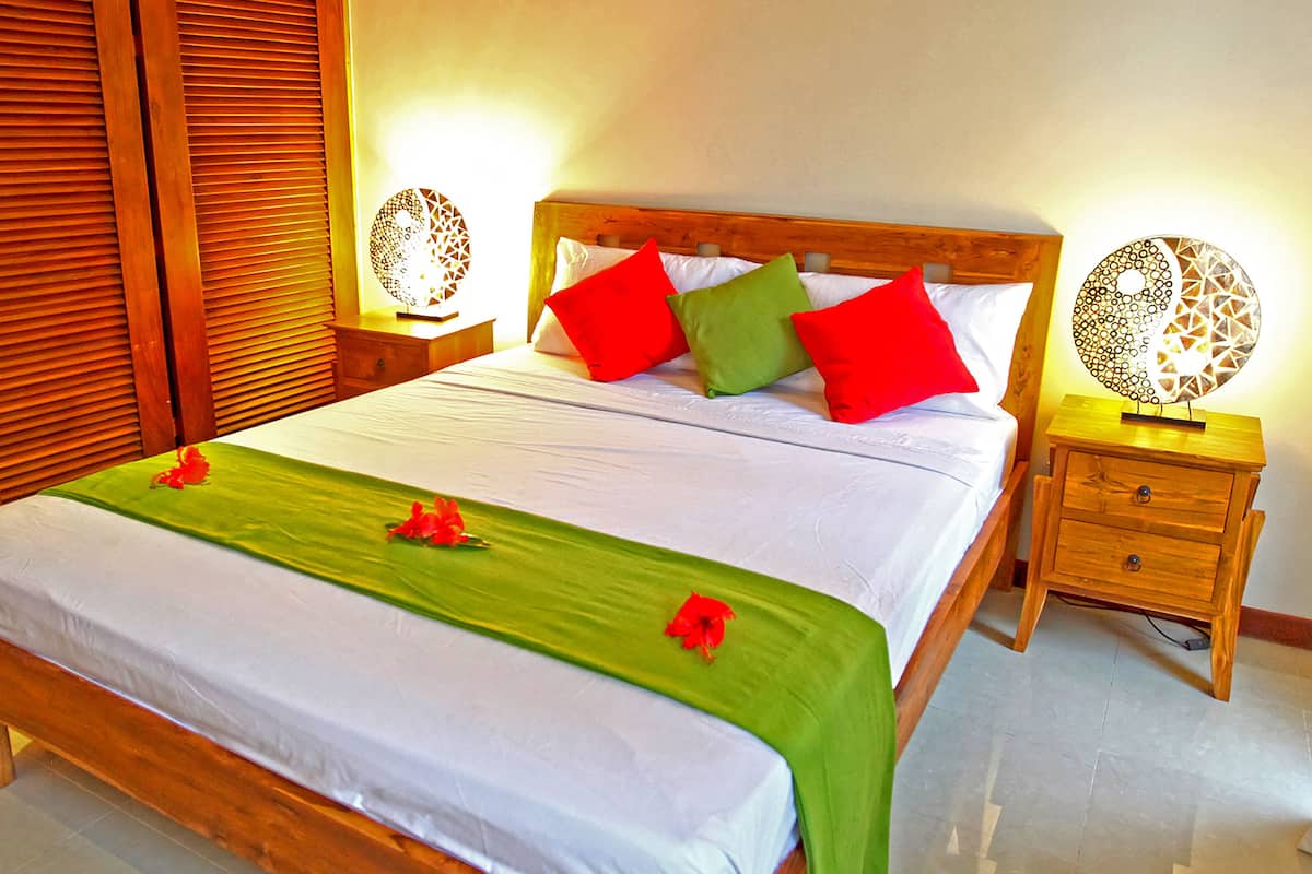 in-room safe, individually decorated, iron/ironing board