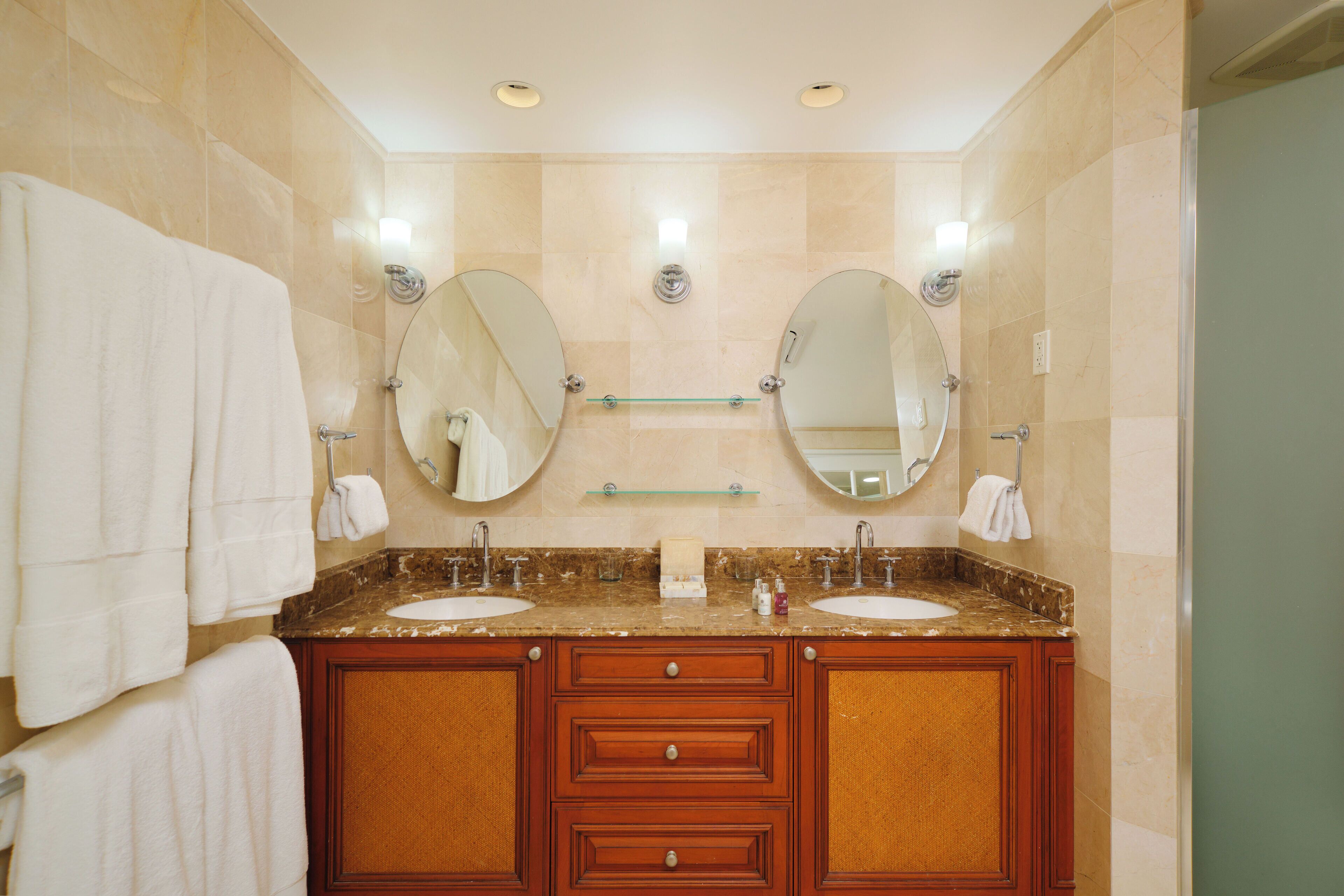 penthouse, 3 bedrooms | bathroom | separate bathtub and shower, designer toiletries, hair dryer, bathrobes