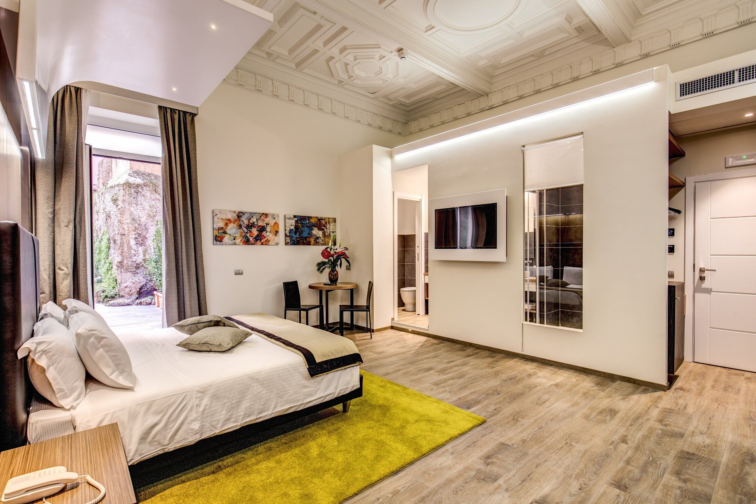 Coffres-forts dans les chambres, bureau, chambres insonorisées