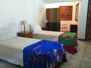 Superior Bungalow, Garden Area | Peralatan tempat tidur premium, katil Select Comfort