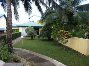 Standard Bungalow, Garden Area | Pemandangan dari bilik