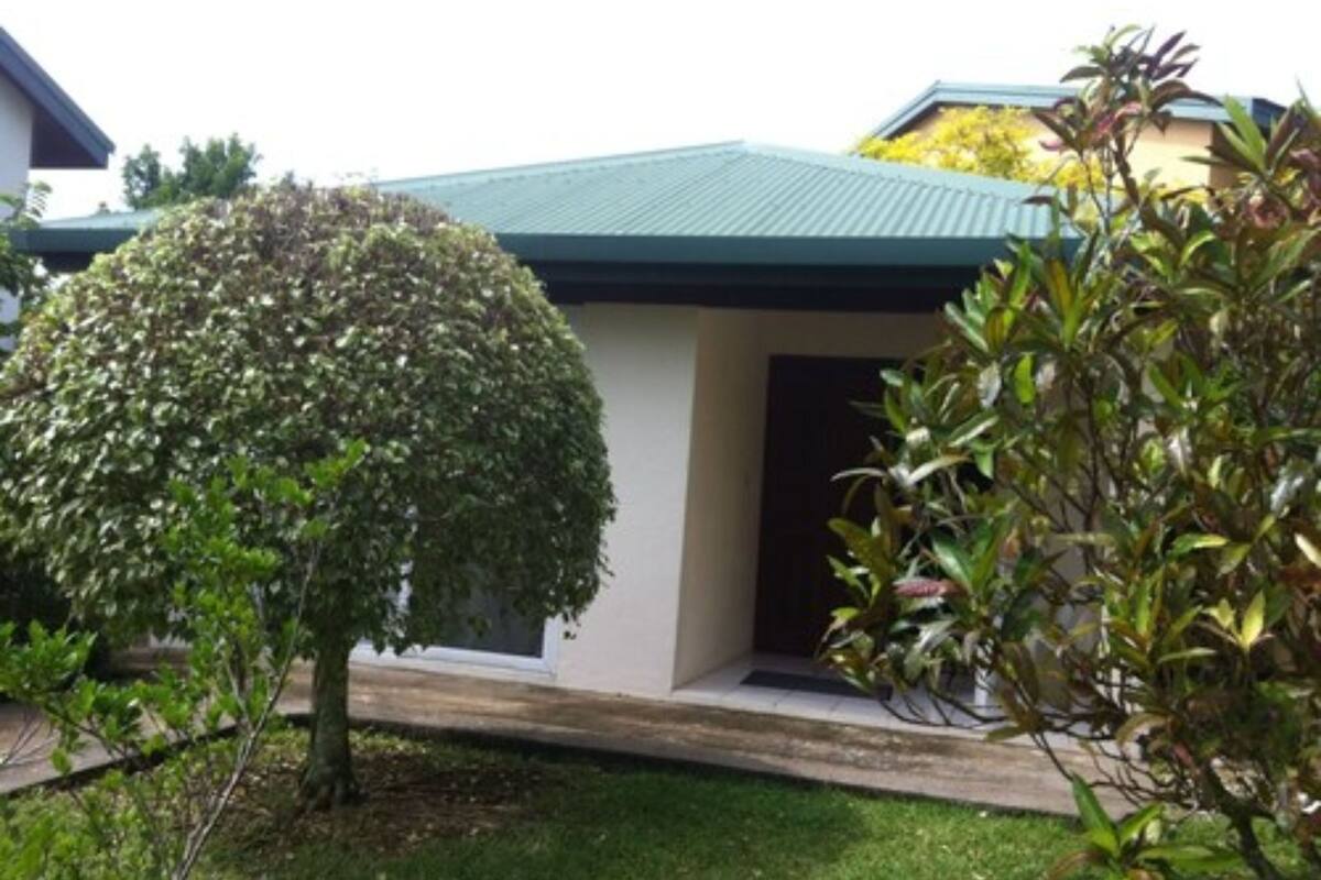 Standard Bungalow, Garden Area | Peralatan tempat tidur premium, katil Select Comfort