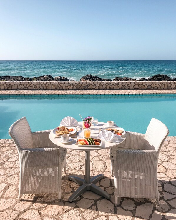 Daily cooked-to-order breakfast for a fee - Idle Awhile Cliffs (Negril)