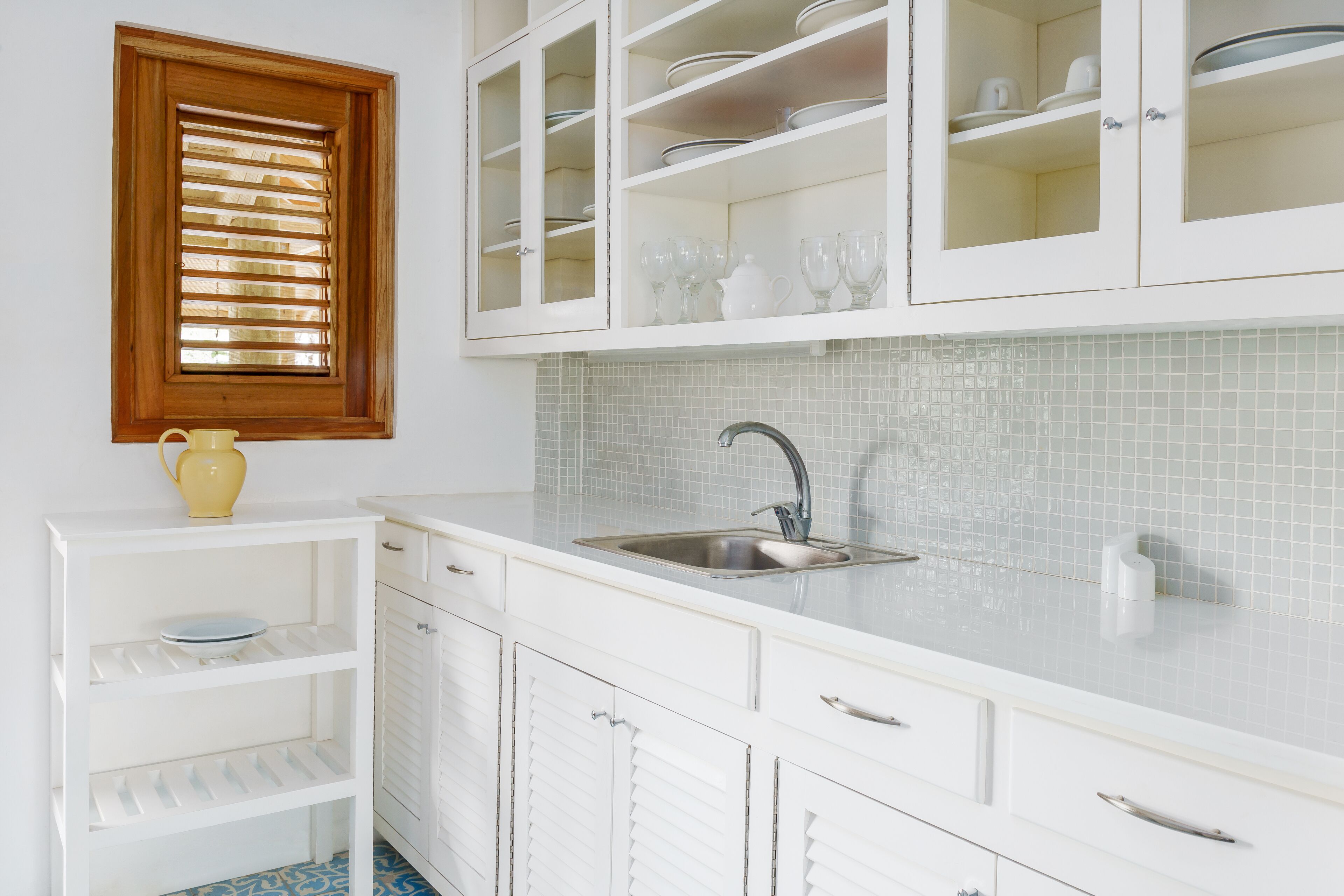 Suite, 1 King Bed, Garden View, Ground Floor | Private kitchen | Full-size fridge, oven, coffee/tea maker, blender