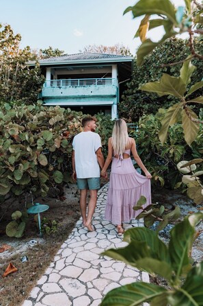 Suite, 1 King Bed, Garden View, Ground Floor | Garden view - Idle Awhile Cliffs (Negril)