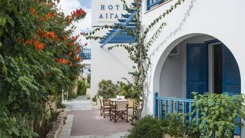 Cofres nos quartos, roupa de cama