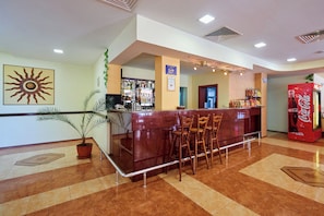 Bar (trong khuôn viên)