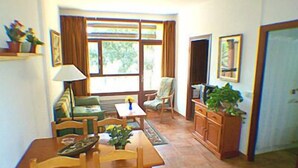 Leilighet, 1 soverom, terrasse, hageutsikt | Oppholdsområde