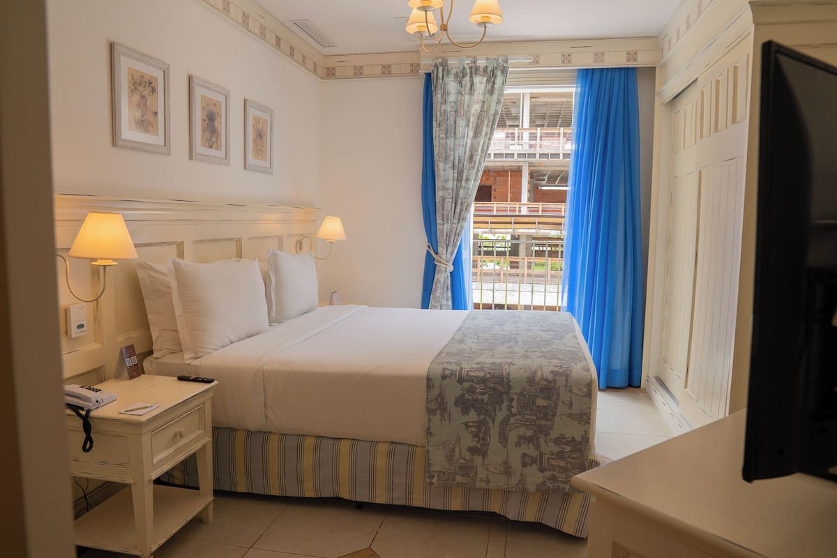 Suite Puro (City view) | 1 bedroom, minibar, in-room safe, blackout drapes