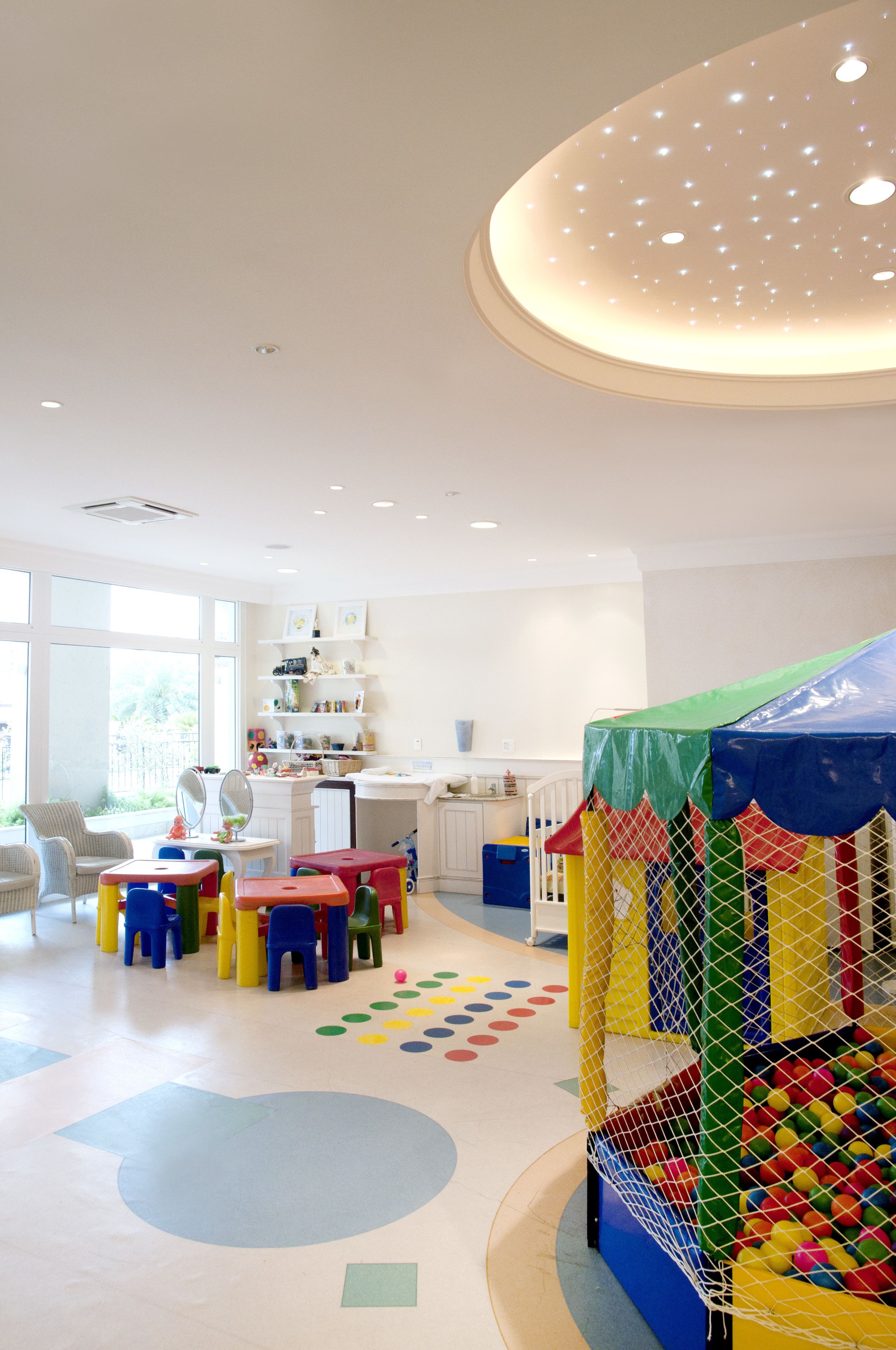 Lasten leikkialue sisätiloissa