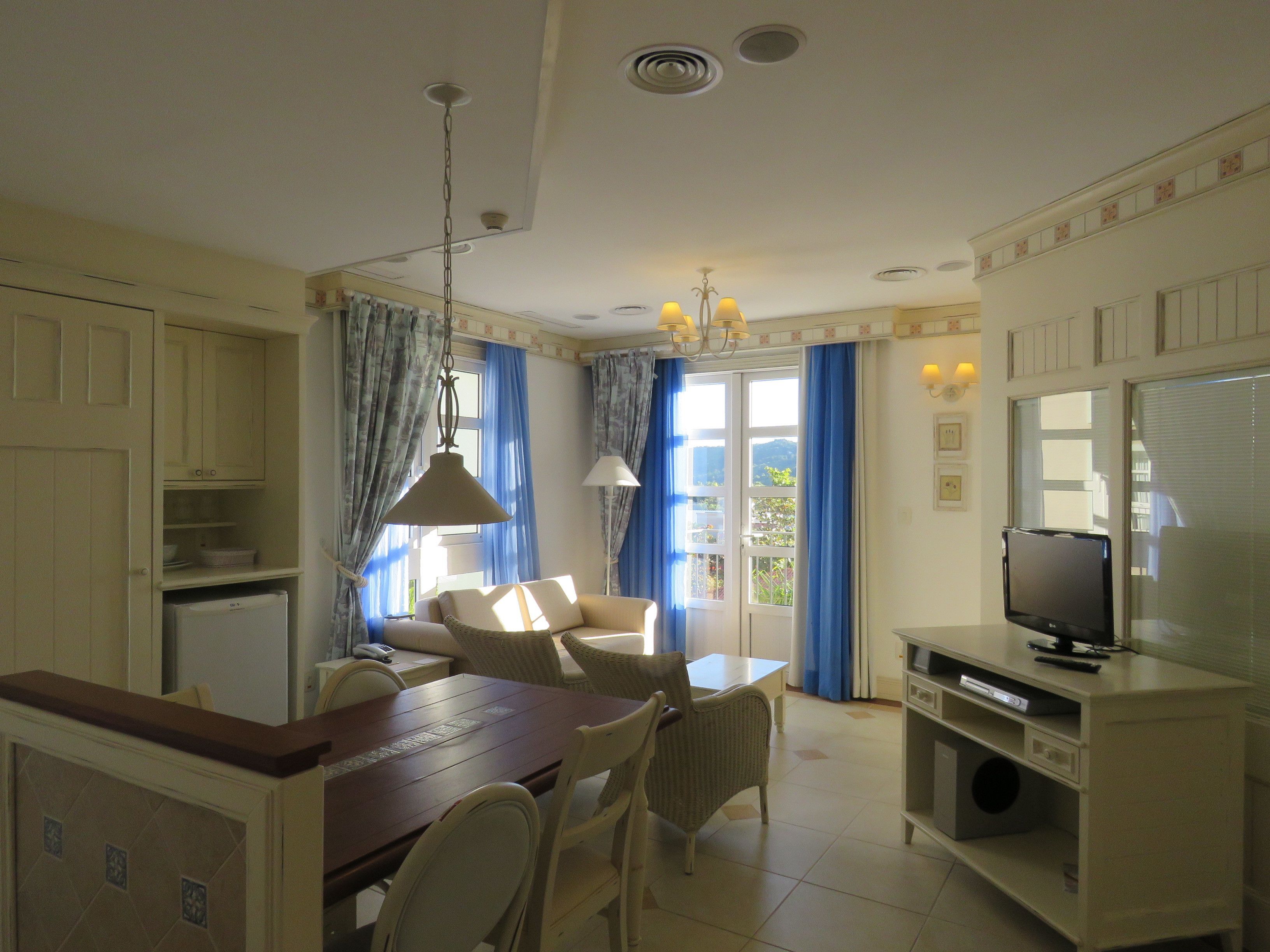 superior suite, city view | room amenity