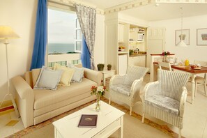 Superior Suite, City View | Living area